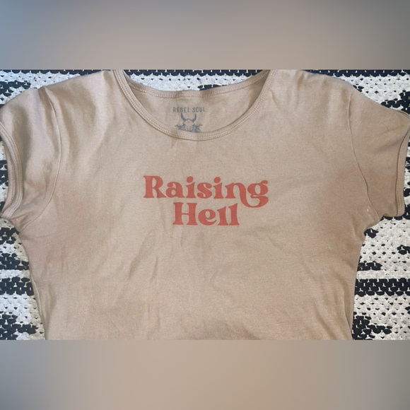 Cropped Baby Tee - Picture 4 of 4